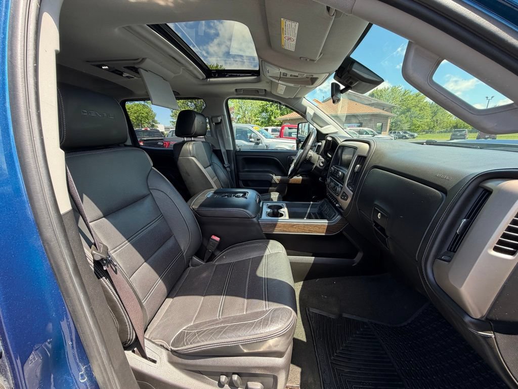 Used 2017 GMC Sierra 2500 Denali w/ Duramax Plus Package AWD/4WD image 27