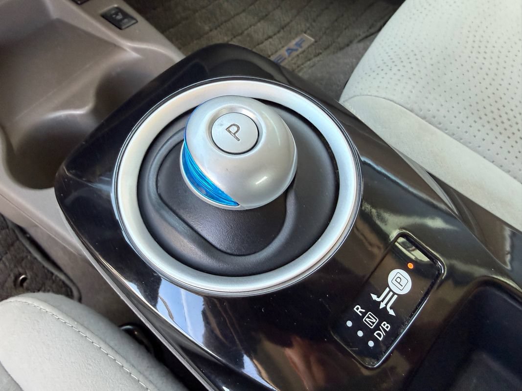 Used 2015 Nissan Leaf SV w/ LED & Quick Charge Package FWD image 39