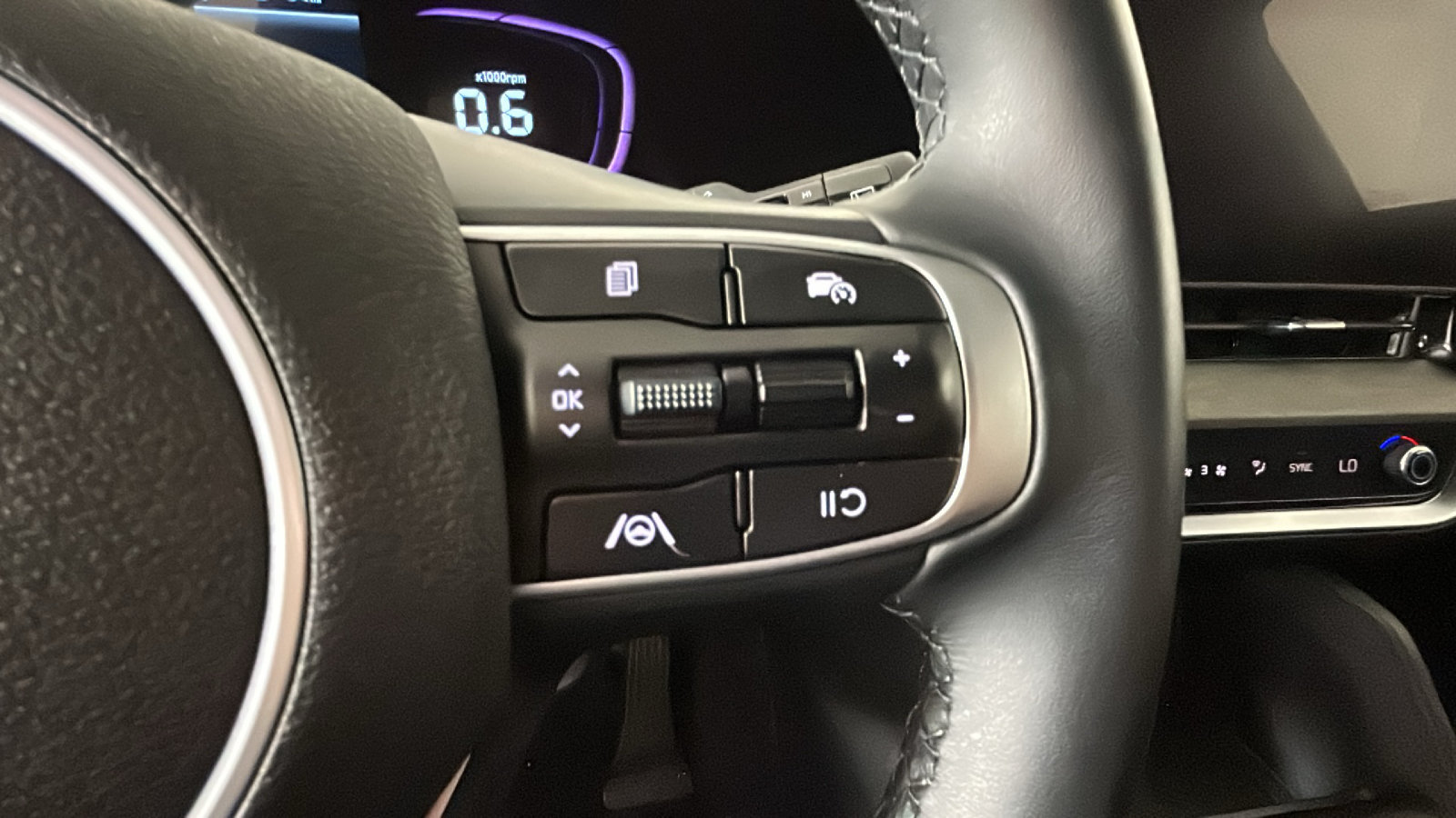 Used 2025 Kia Sportage X-Line AWD/4WD image 21
