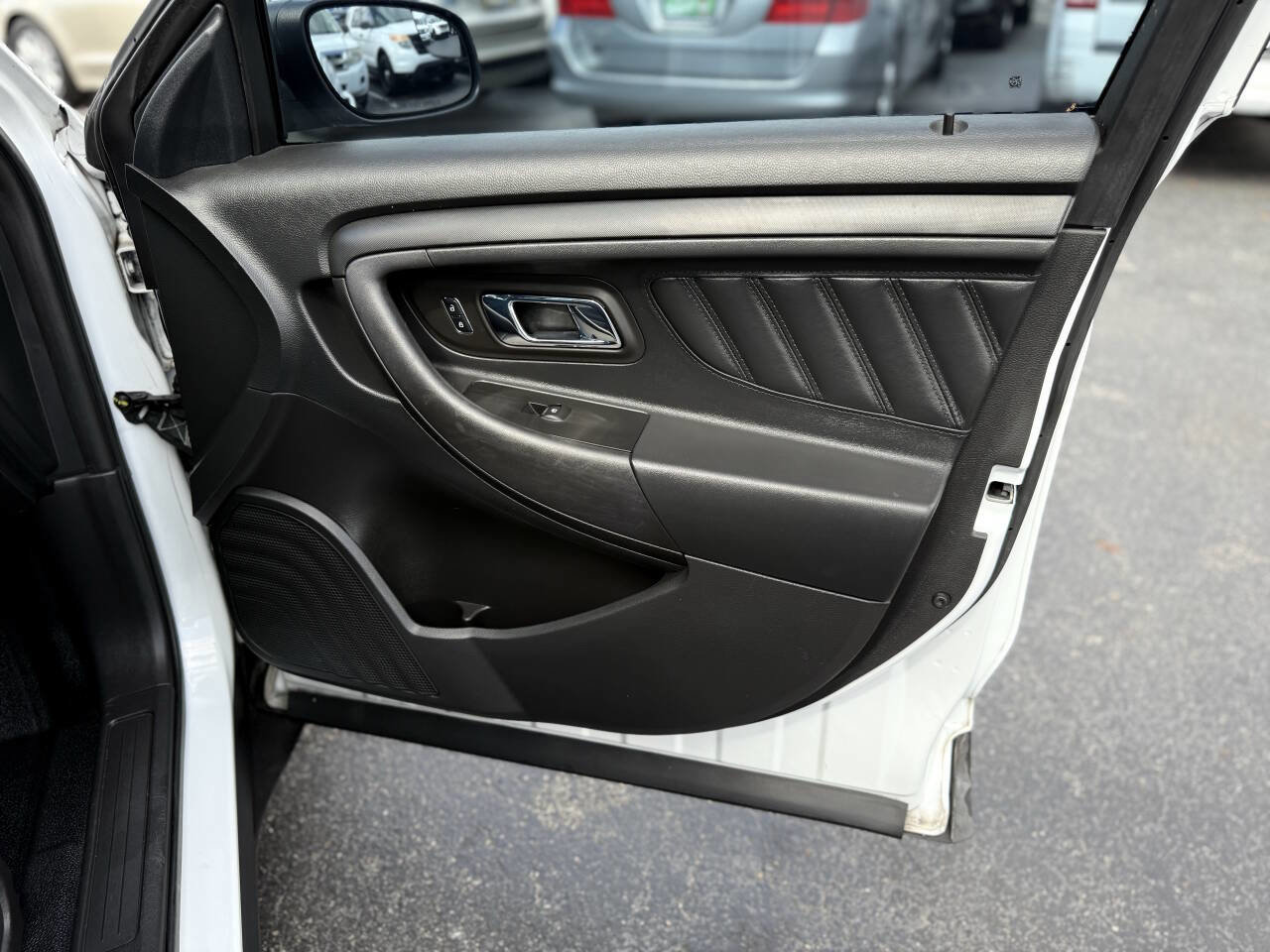 Used 2015 Ford Taurus Police Interceptor AWD image 16