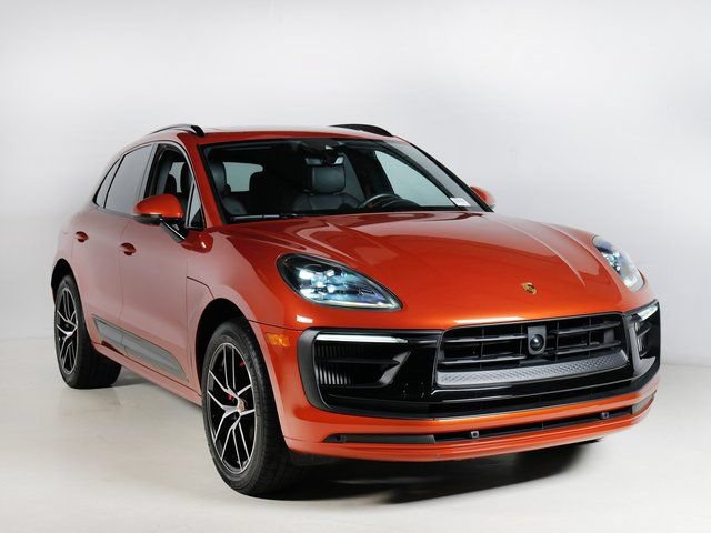 Certified 2024 Porsche Macan S AWD/4WD image 7