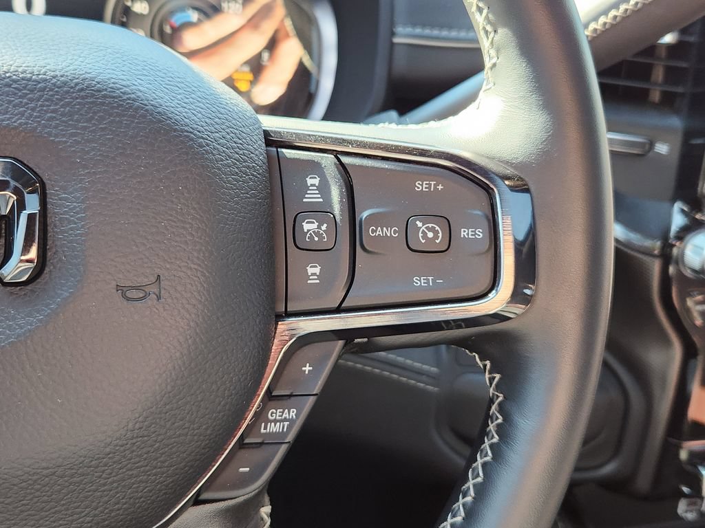 Used 2025 RAM 2500 Limited AWD/4WD image 24