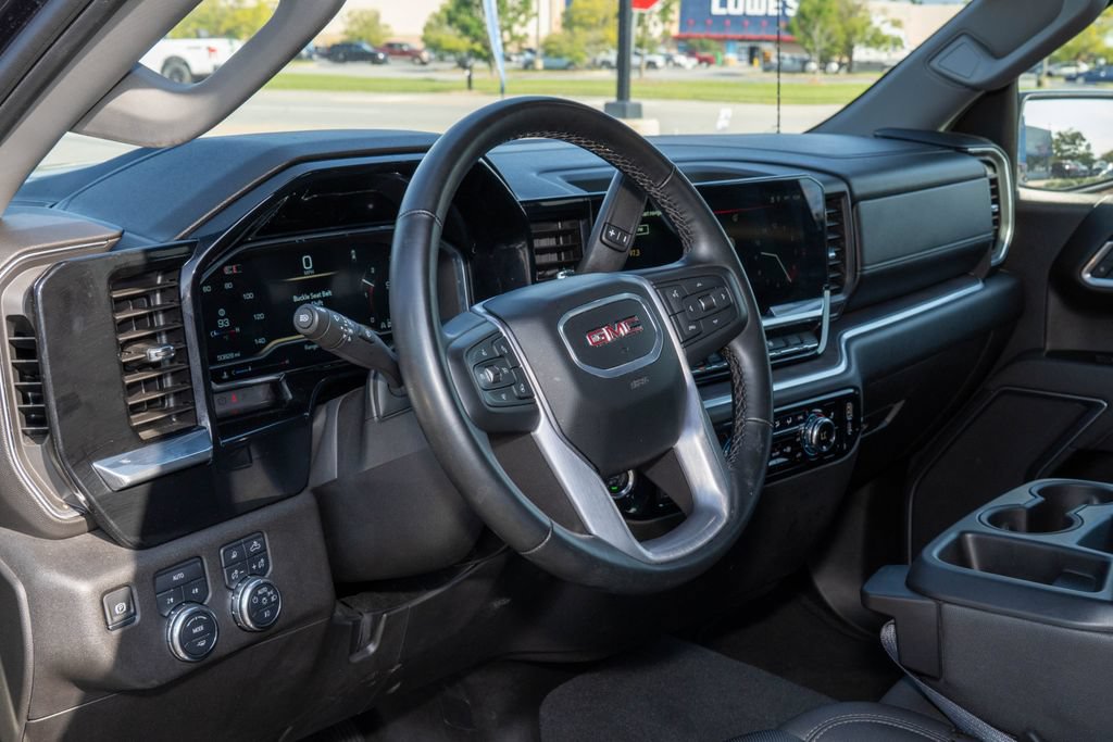 Used 2025 GMC Sierra 1500 SLT AWD/4WD image 14
