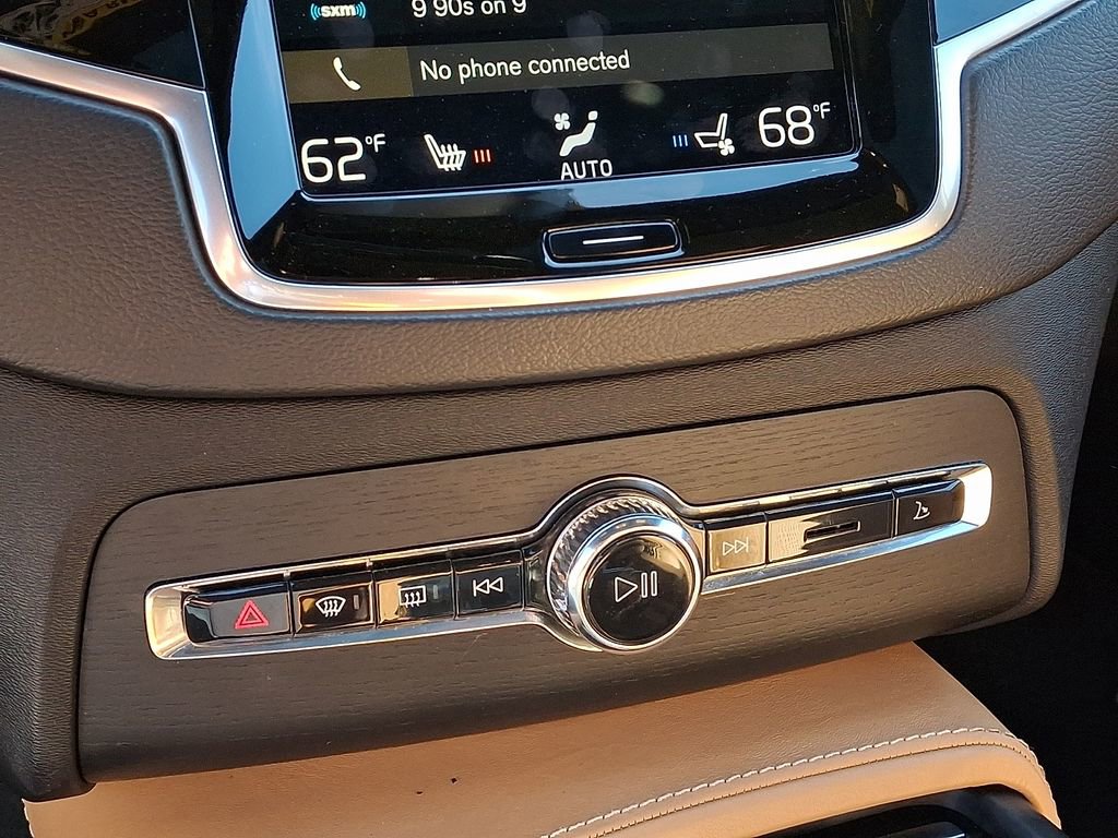 Used 2021 Volvo XC90 T8 Inscription image 18