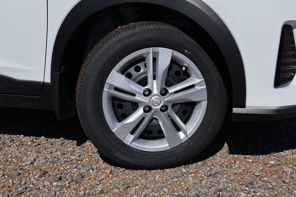 New 2025 Nissan Kicks Play S image 16