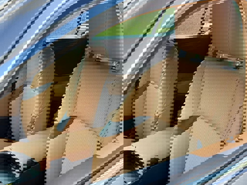 Certified 2025 Lexus ES 350 w/ Premium Package image 19