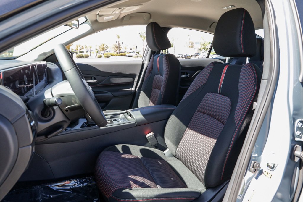 New 2027 Nissan Sentra SR FWD image 17
