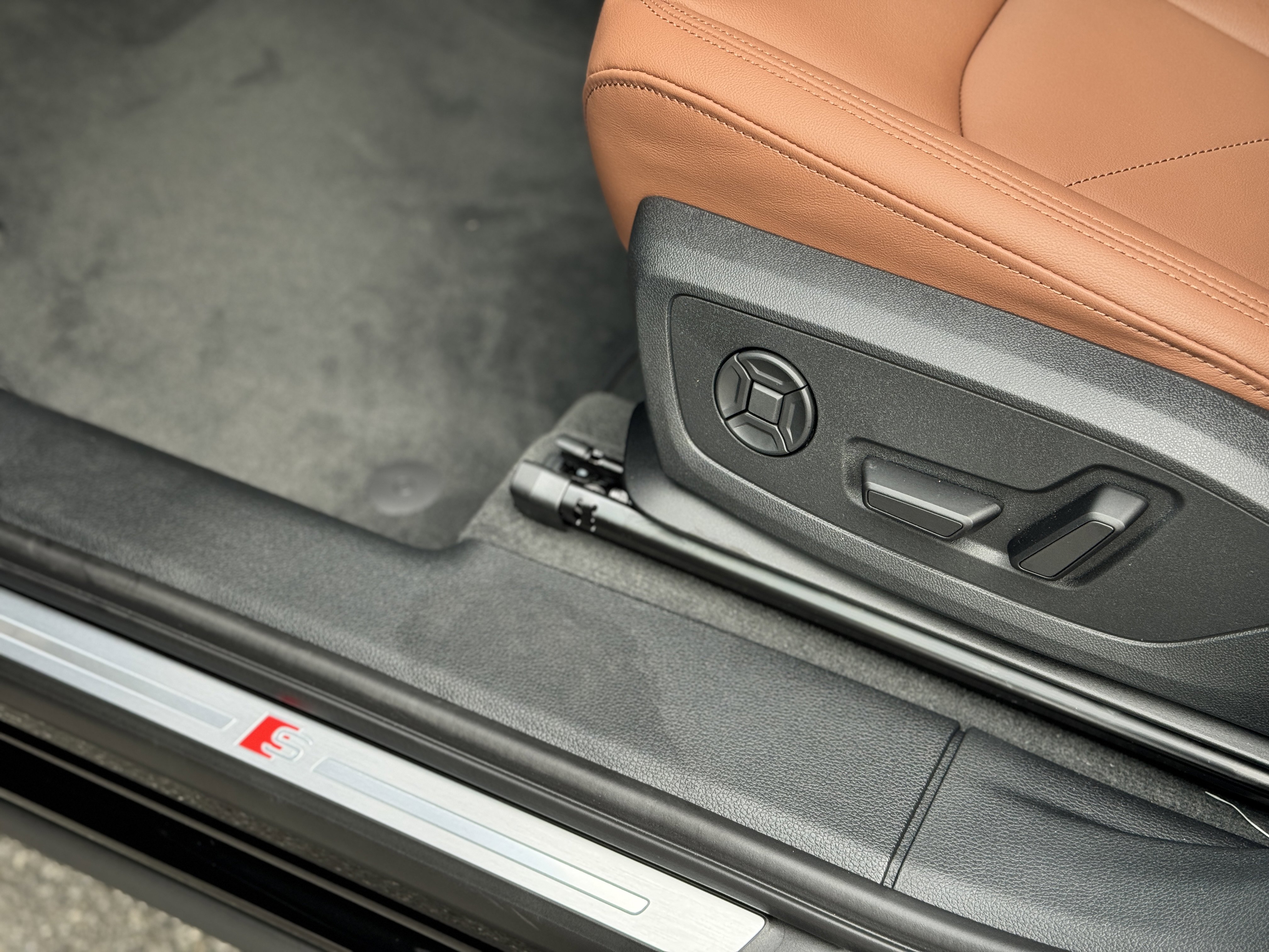 New 2025 Audi Q3 2.0T Premium image 13