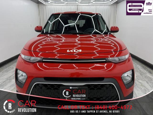 Used 2022 Kia Soul LX image 2