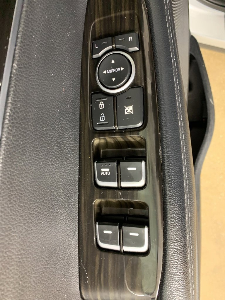 Used 2019 Kia Sorento L image 18