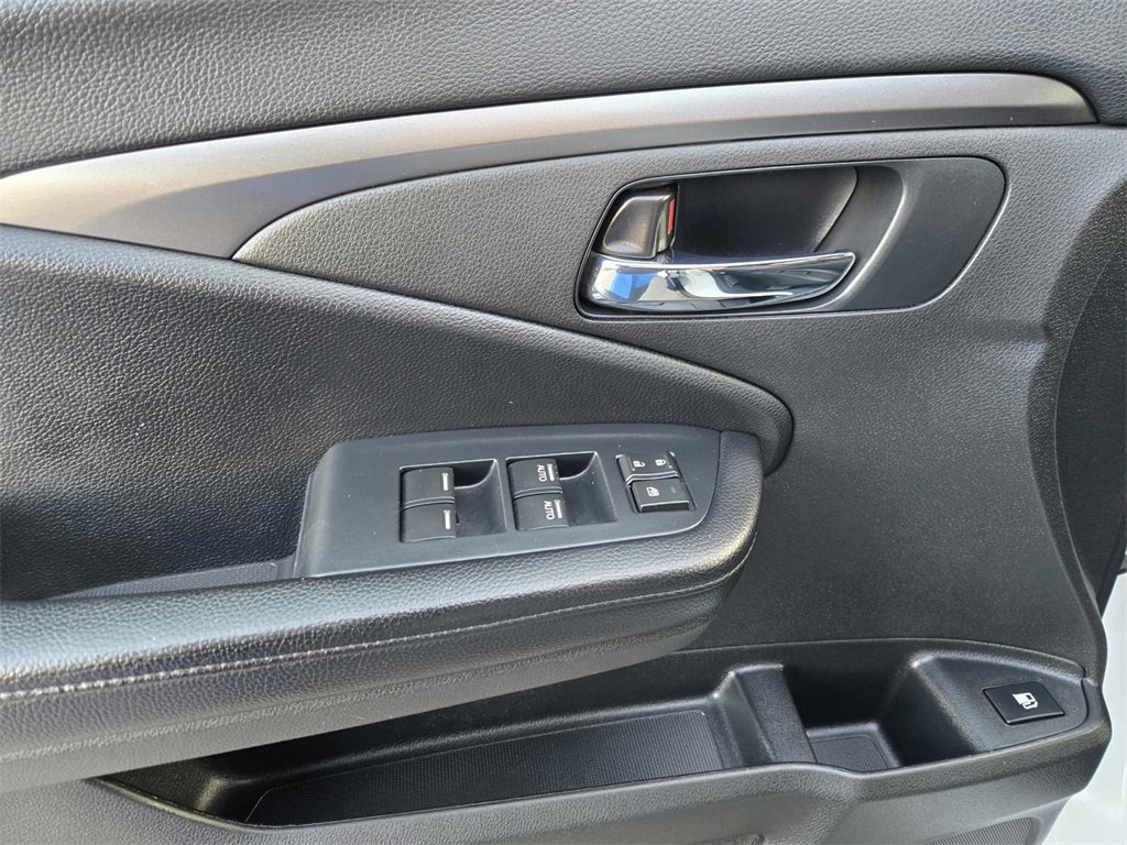 Used 2022 Honda Pilot Sport image 18