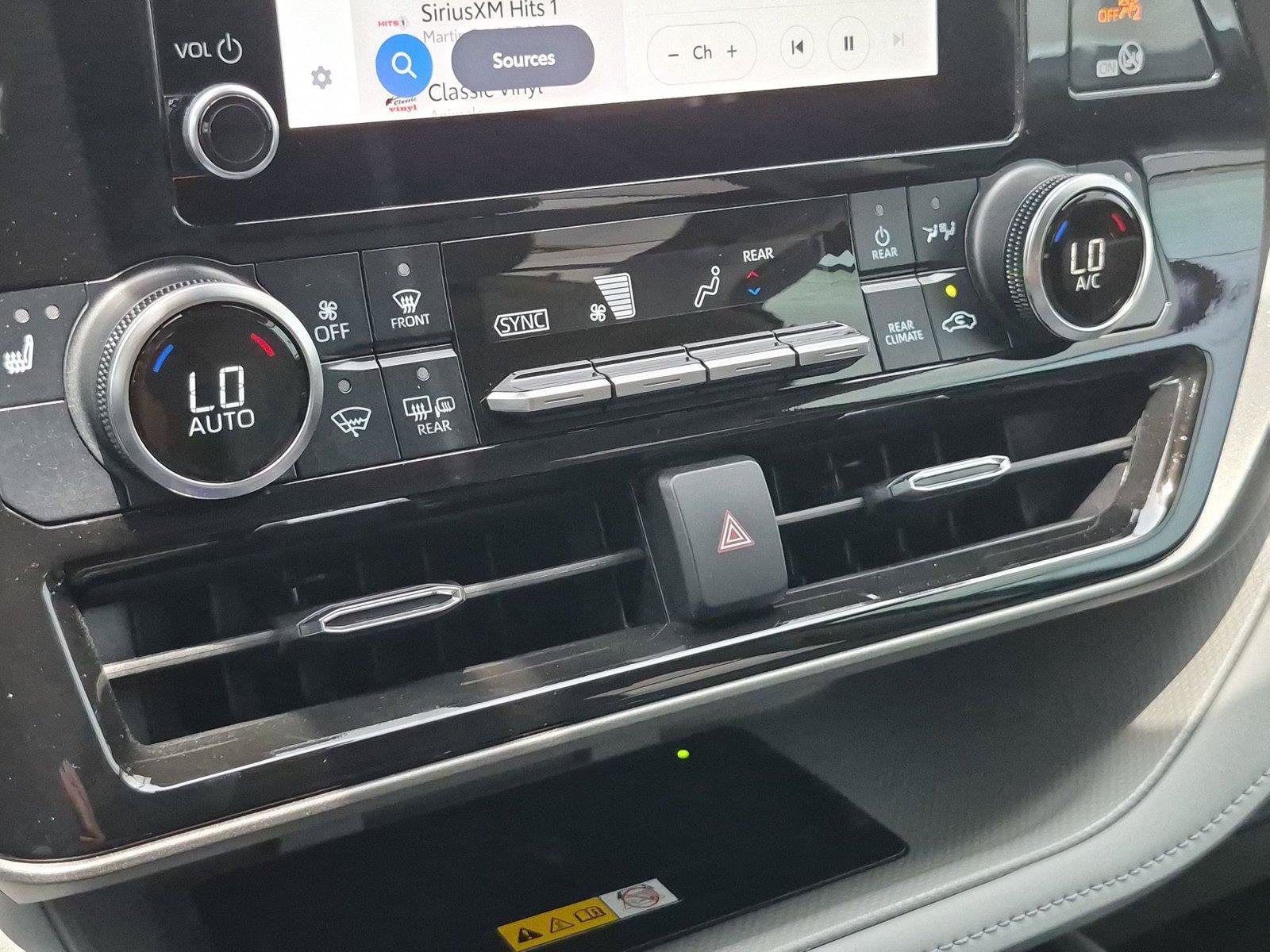 Used 2024 Toyota Highlander XLE FWD image 20