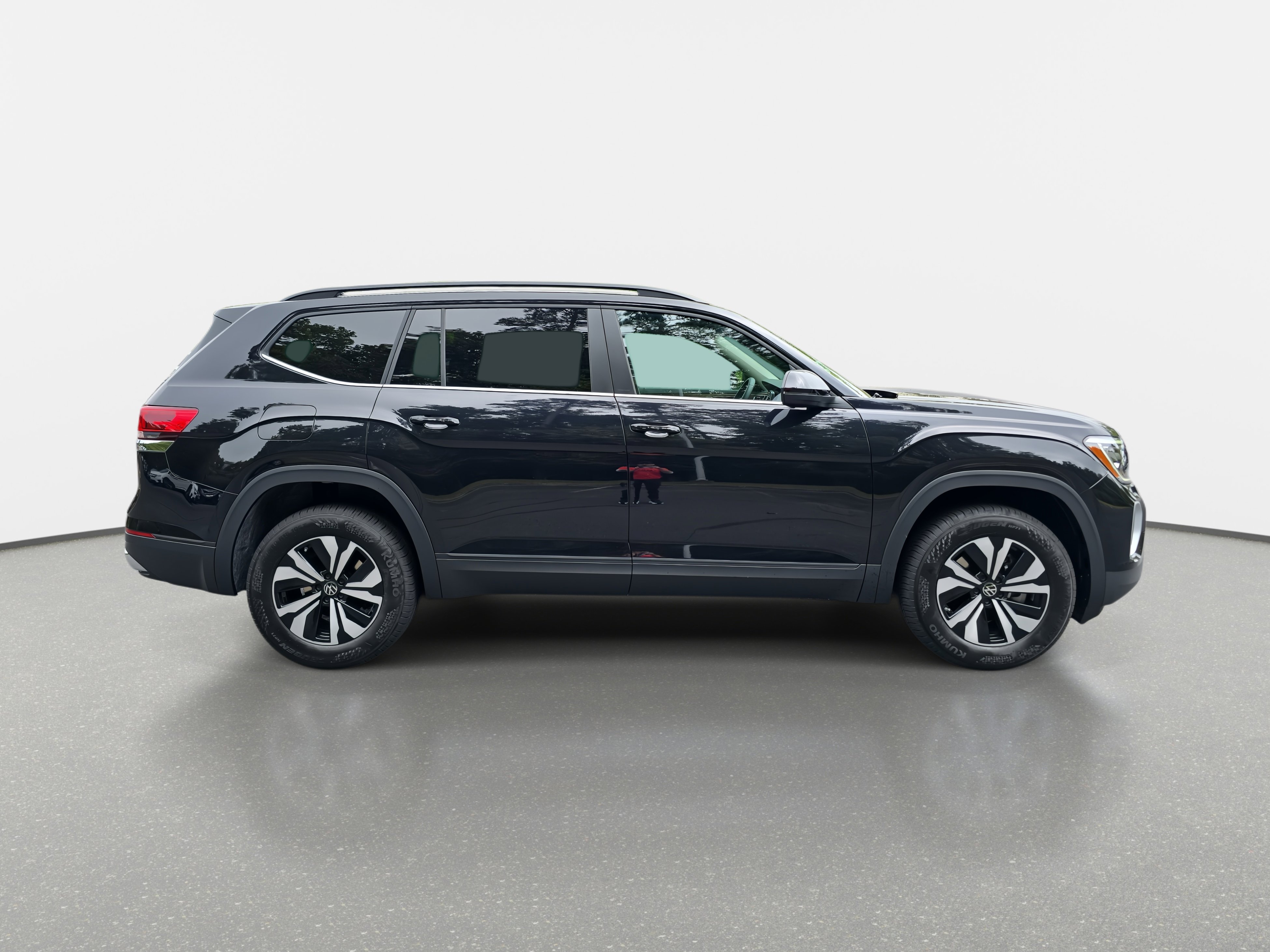 New 2026 Volkswagen Atlas SE image 2