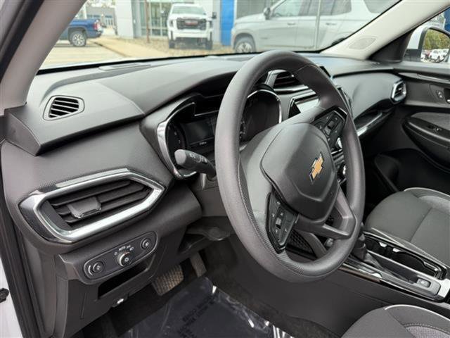 Certified 2022 Chevrolet TrailBlazer LT w/ Convenience Package image 2