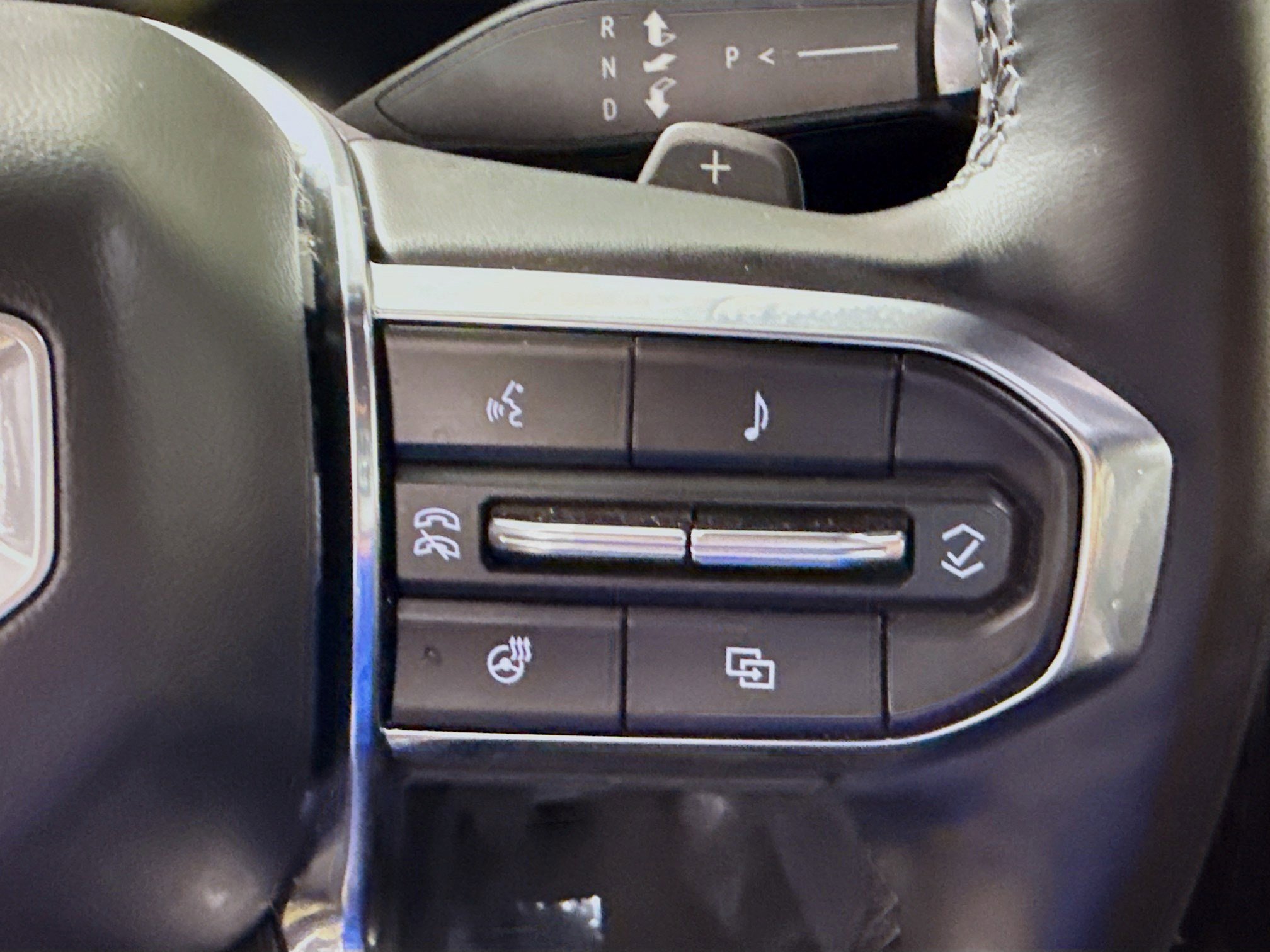Used 2025 GMC Yukon Denali AWD/4WD image 15