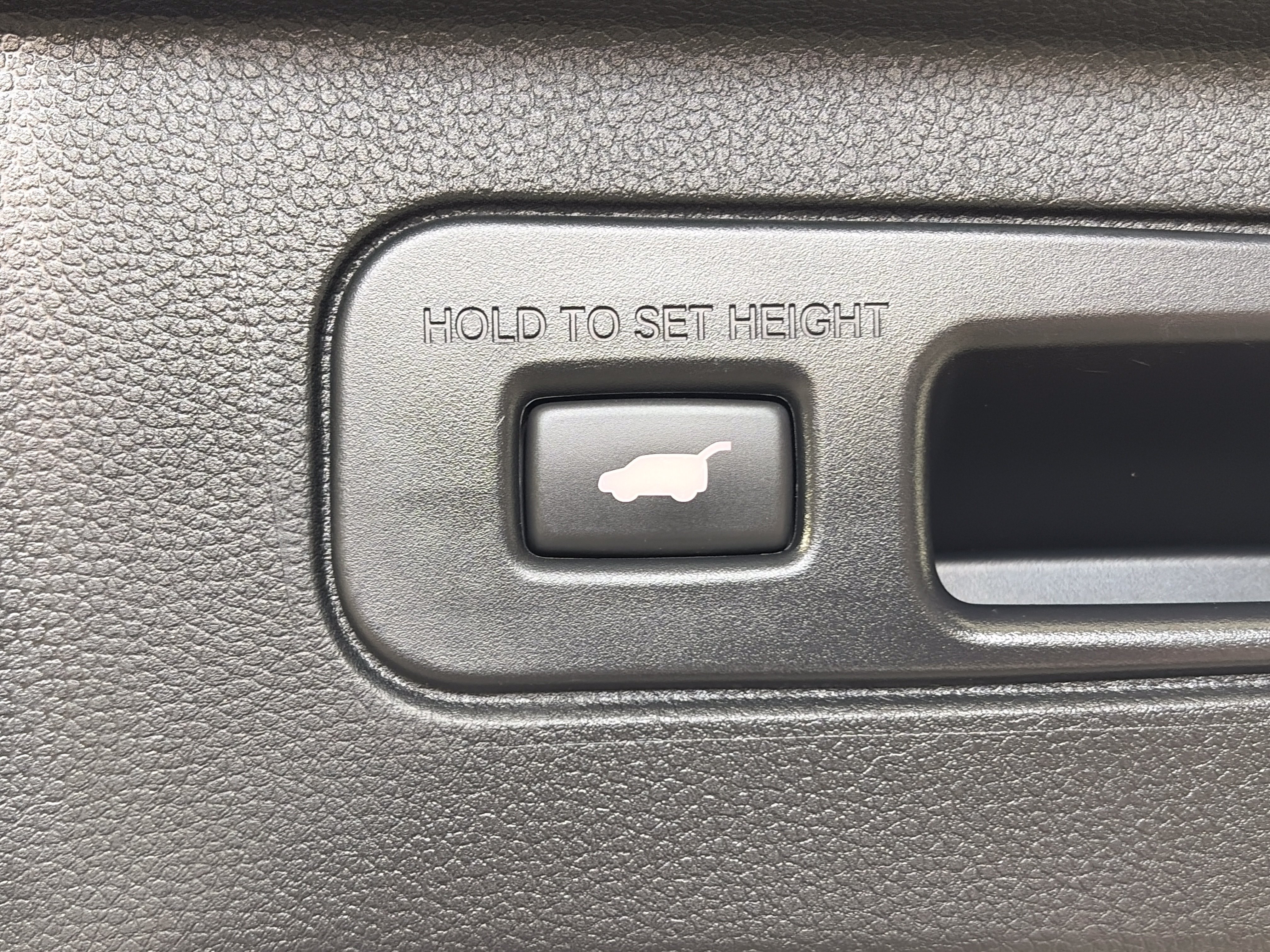 Used 2025 Honda Pilot TrailSport image 17