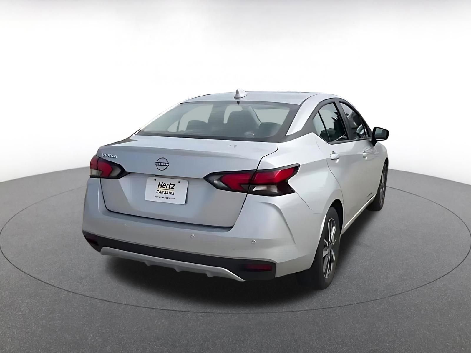Used 2025 Nissan Versa SV image 15