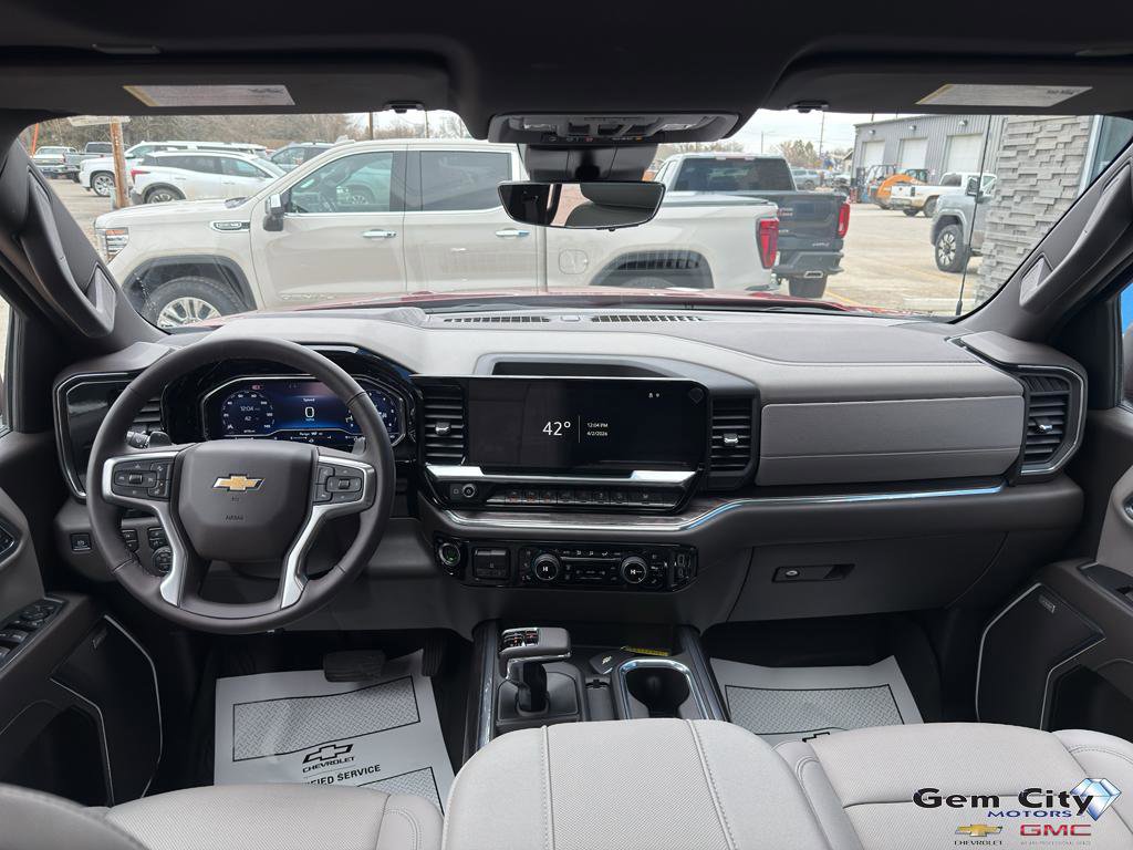 Used 2024 Chevrolet Silverado 1500 LTZ w/ LTZ Premium Package image 14