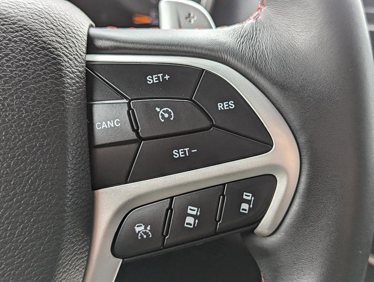 Used 2019 Jeep Grand Cherokee Trailhawk w/ Trailhawk Luxury Group image 16