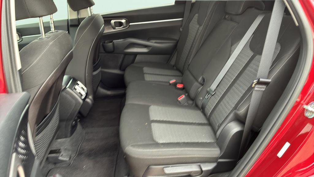 Used 2022 Kia Sorento LX image 15
