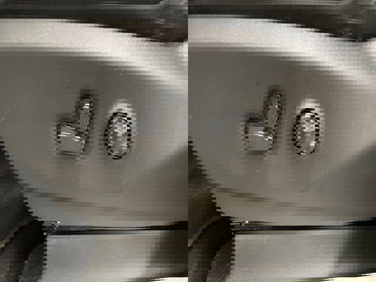 Used 2024 Chrysler Pacifica Touring-L image 13