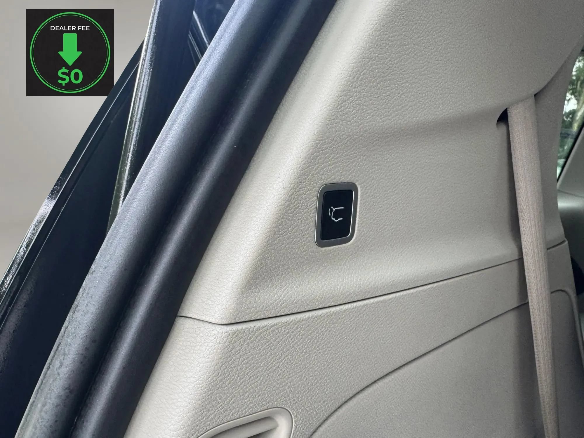 Used 2020 Chrysler Voyager Lxi FWD image 28