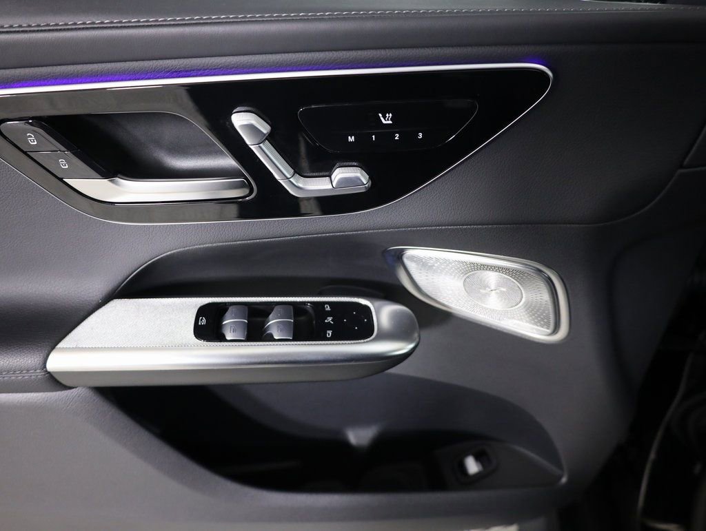 Used 2024 Mercedes-Benz GLC 300 4MATIC image 10