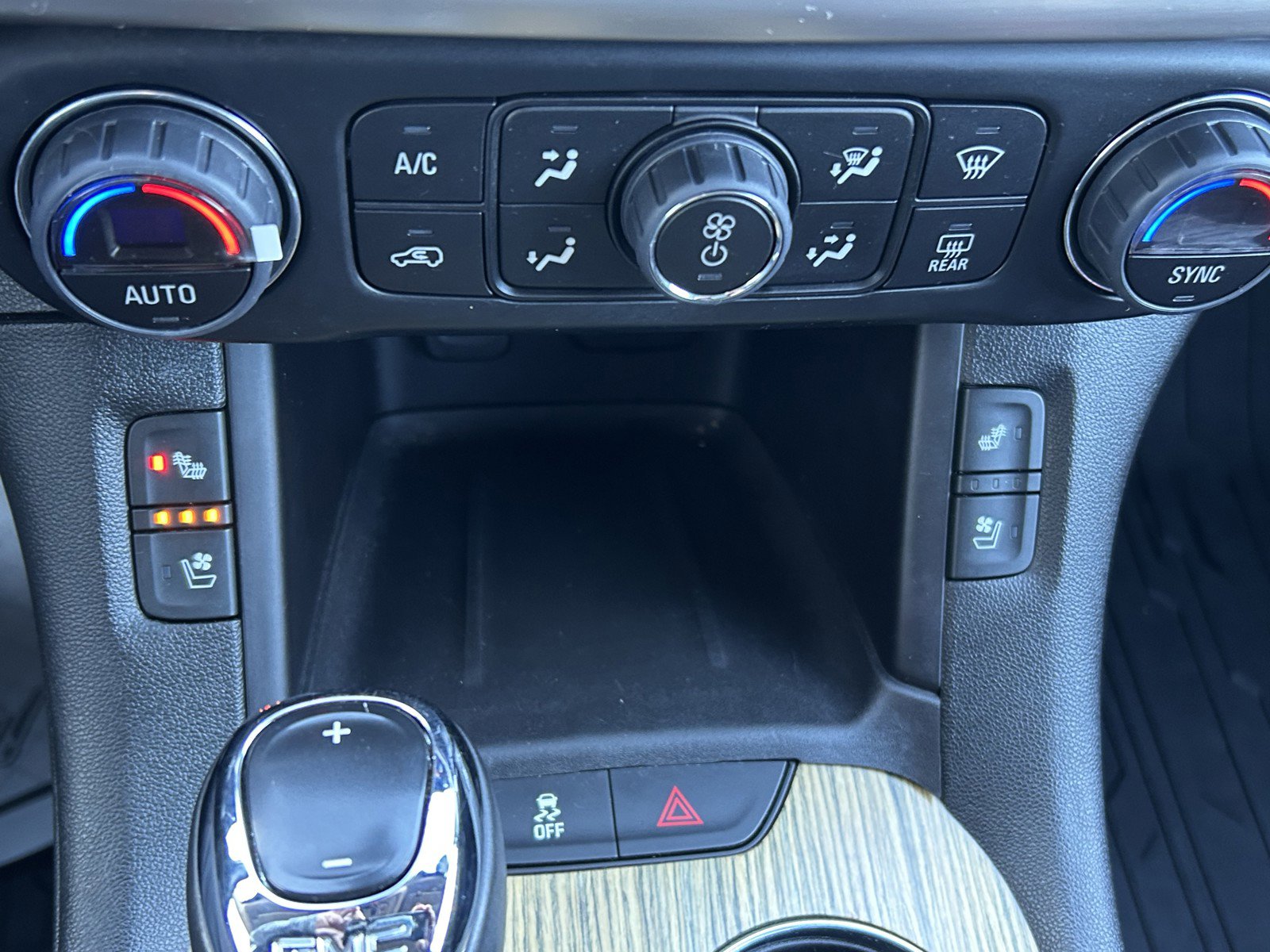 Used 2018 GMC Acadia Denali w/ Technology Package image 31