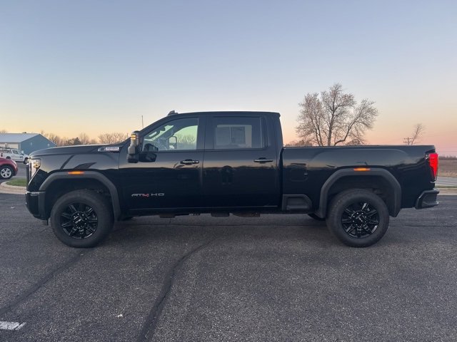 Used 2024 GMC Sierra 2500 AT4 image 6