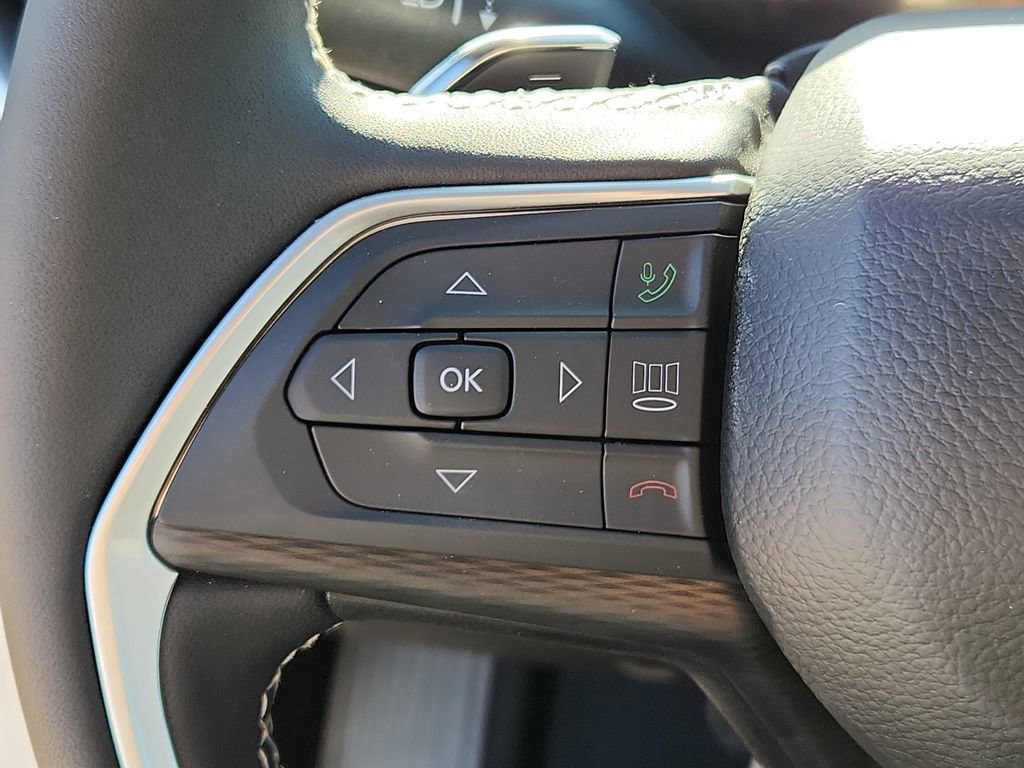 New 2025 Jeep Grand Cherokee L Laredo image 28