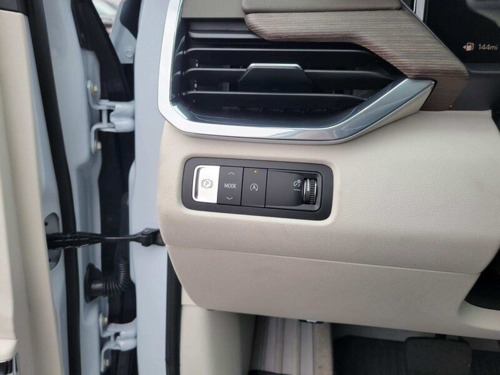 New 2026 GMC Acadia Denali w/ Super Cruise Package image 15