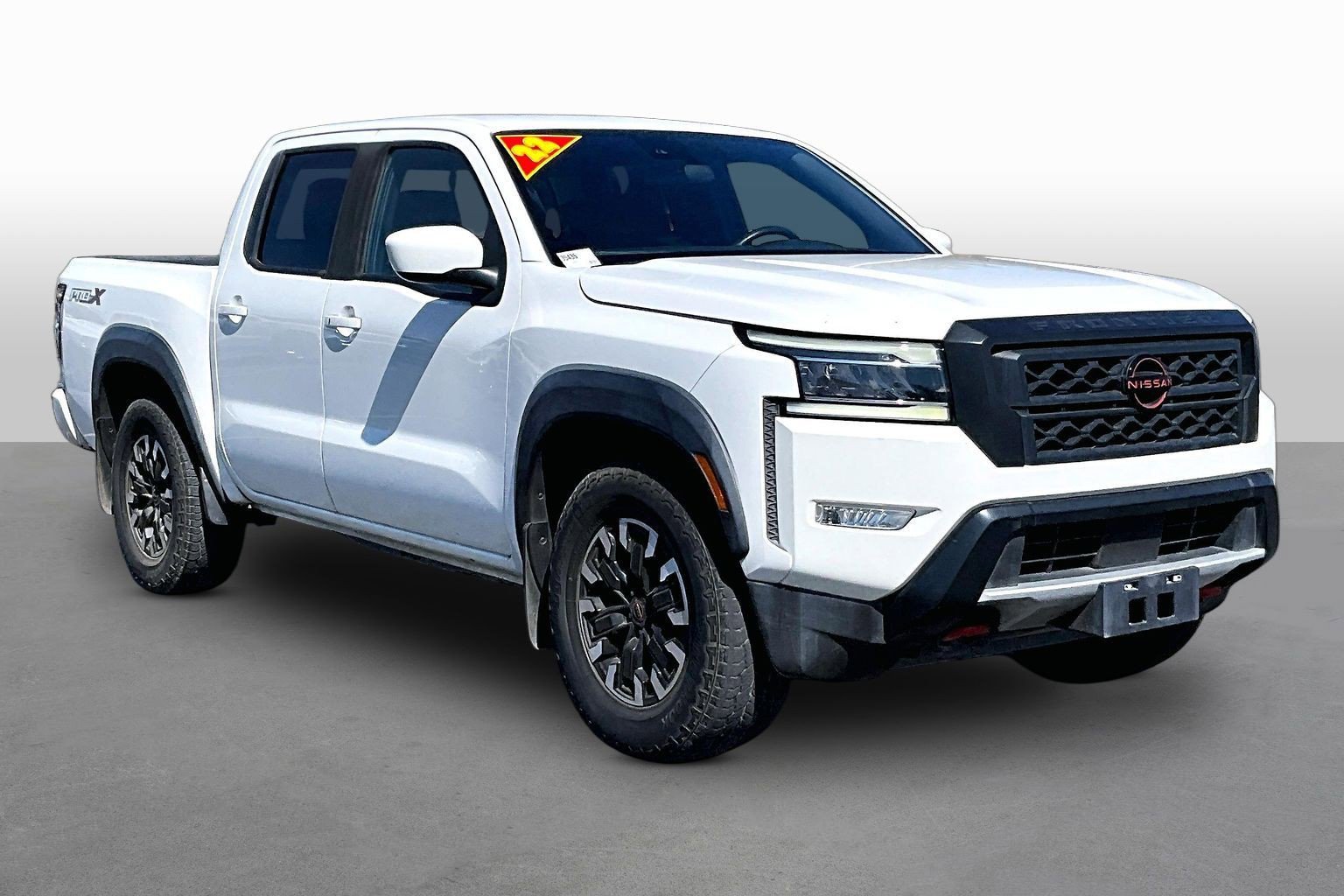 Used 2022 Nissan Frontier Pro-X RWD image 8