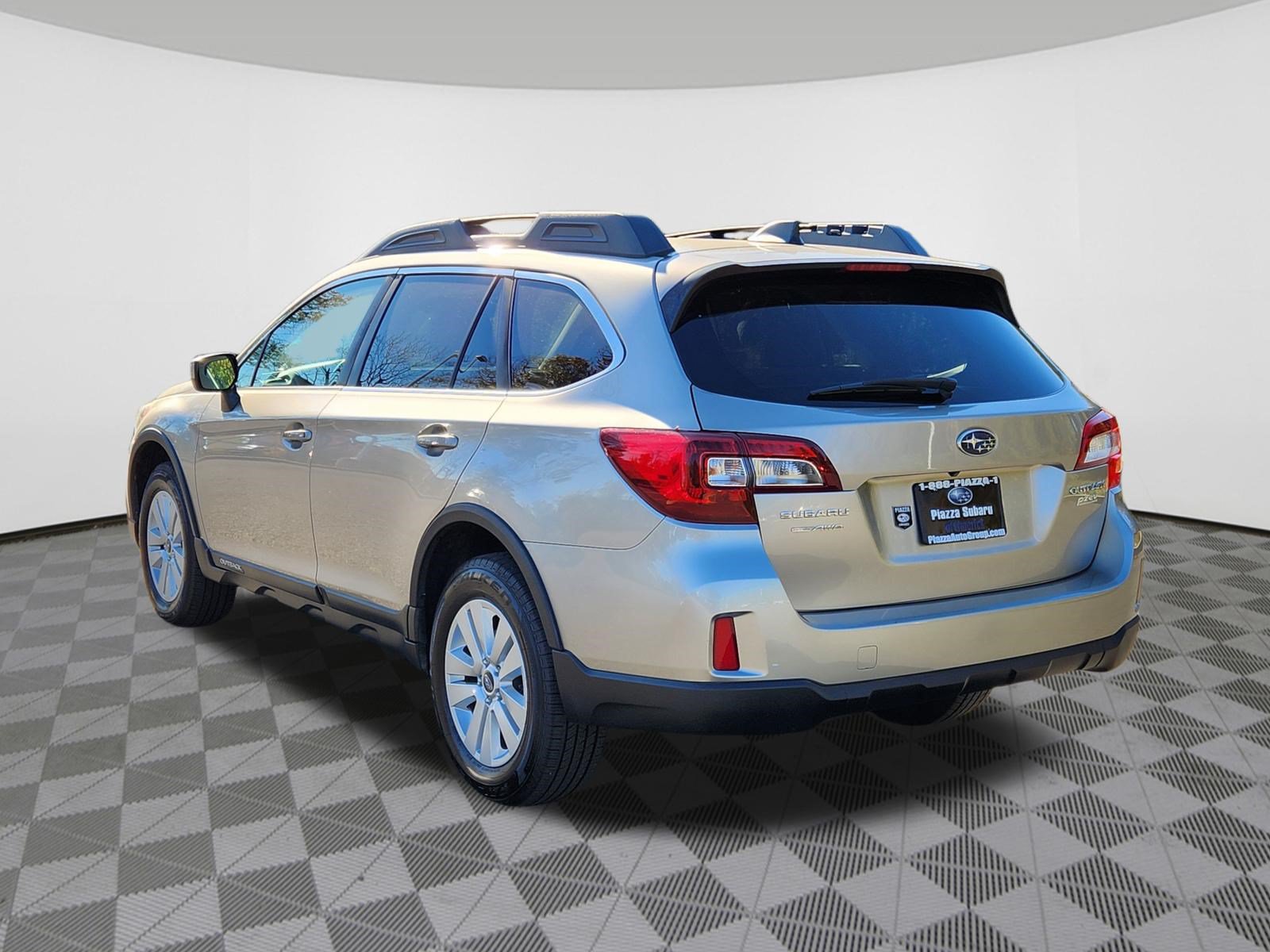 Used 2017 Subaru Outback 2.5i Premium AWD/4WD image 3