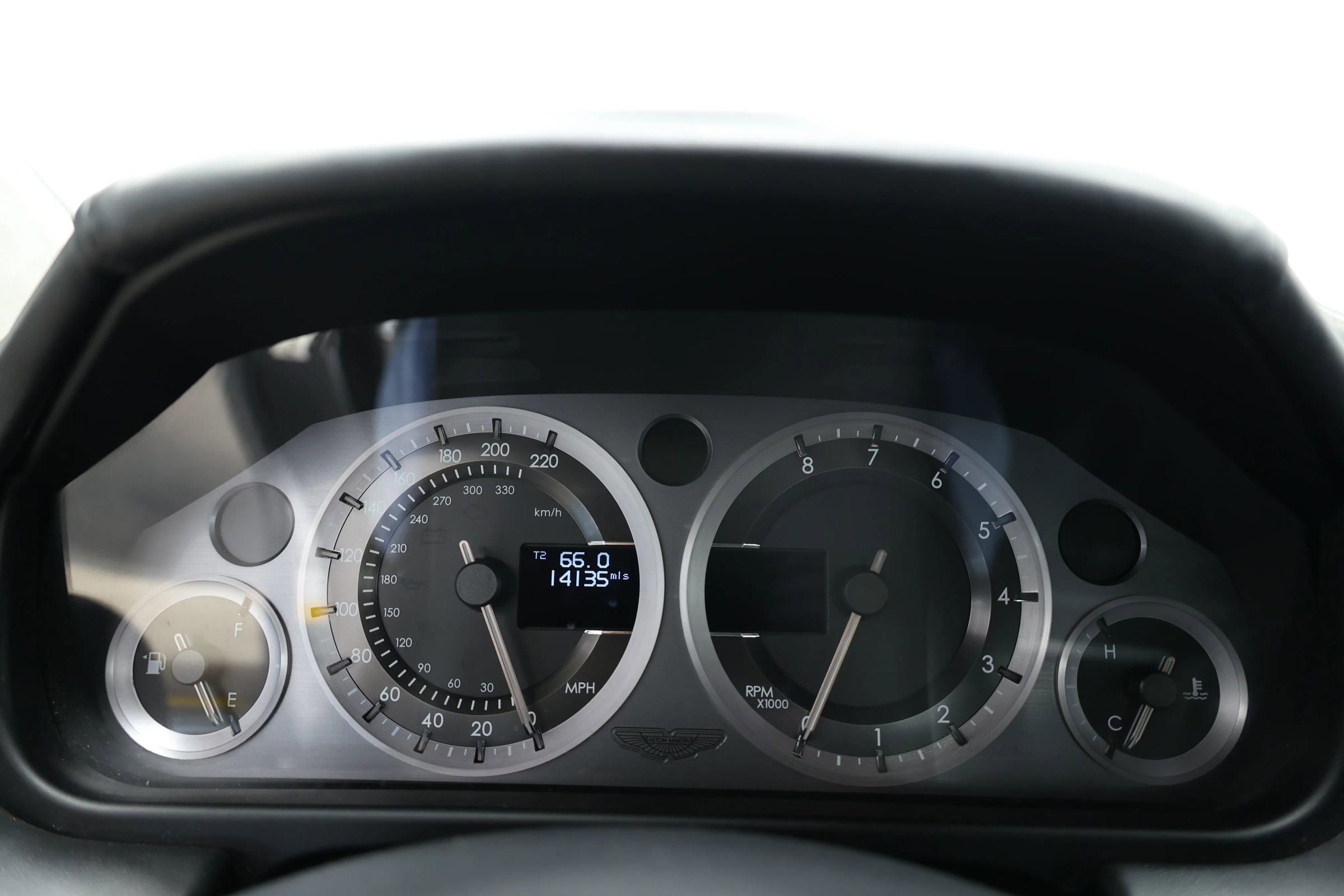 Used 2016 Aston Martin V8 Vantage S image 21