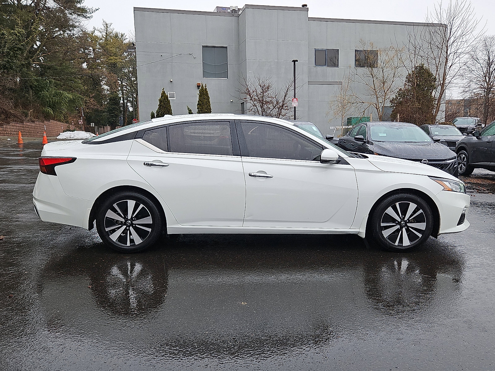 Certified 2022 Nissan Altima 2.5 SV w/ SV Premium Package image 7