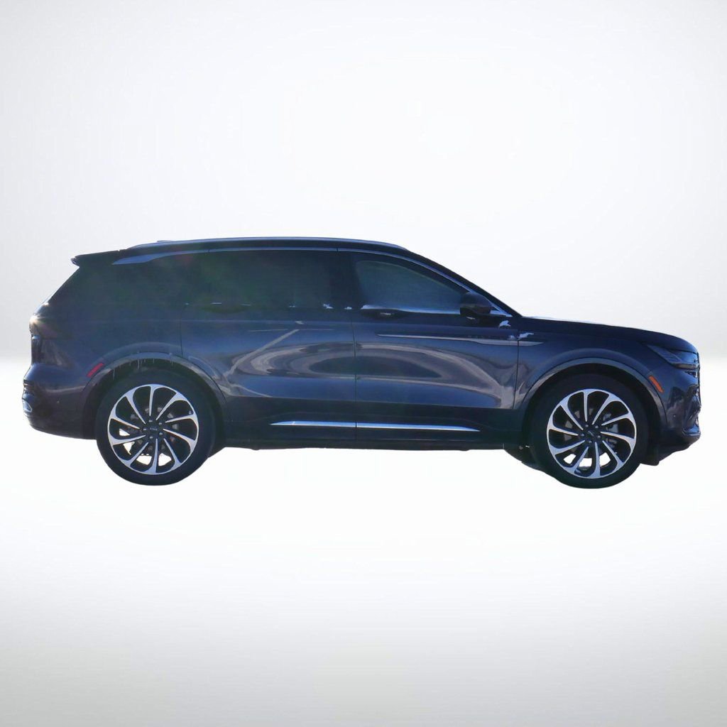 Used 2024 Lincoln Nautilus Black Label image 5