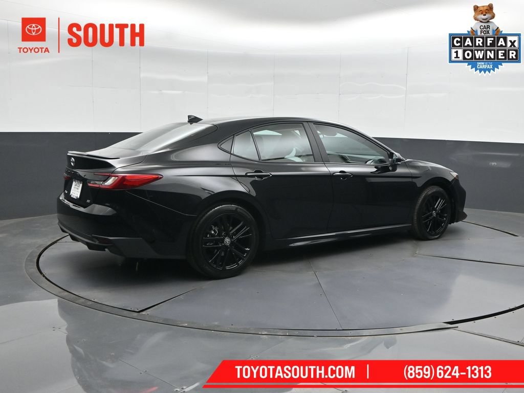 Used 2026 Toyota Camry SE FWD image 2