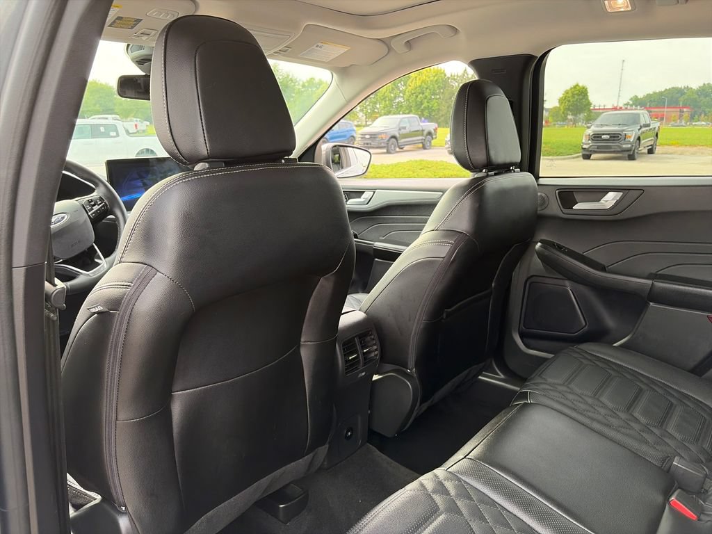Used 2024 Ford Escape Platinum w/ Premium Technology Package AWD/4WD image 28