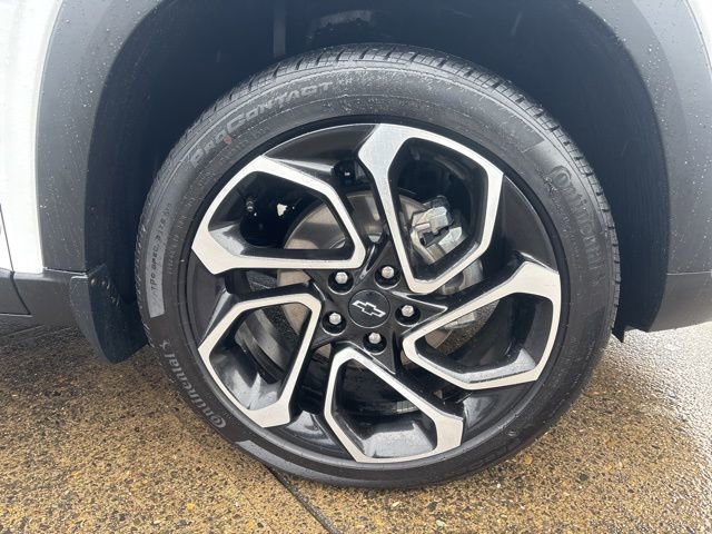 Used 2024 Chevrolet Trax RS w/ Sunroof Package image 13