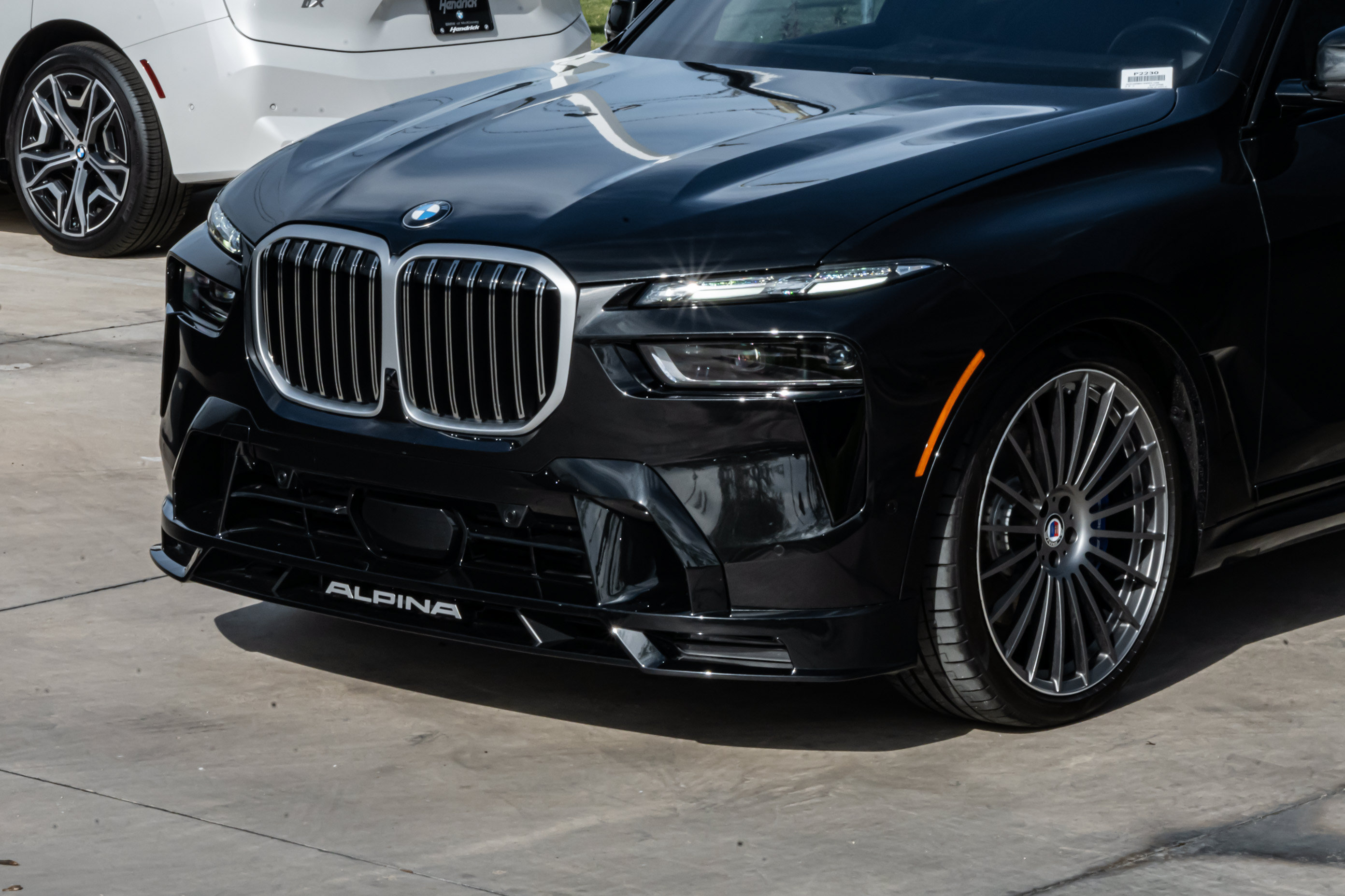 Used 2025 BMW ALPINA XB7 AWD/4WD image 46