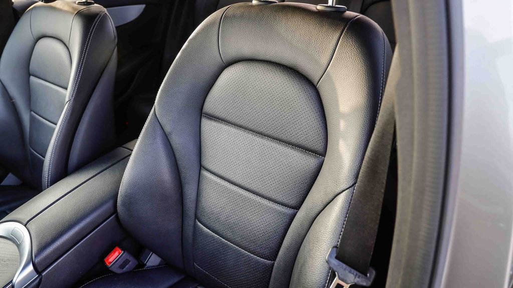 Used 2019 Mercedes-Benz GLC 300 image 29
