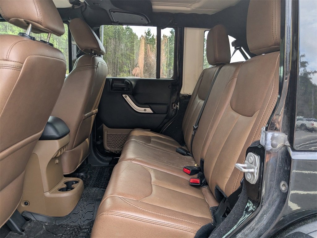 Used 2017 Jeep Wrangler Unlimited Rubicon w/ Connectivity Group image 14