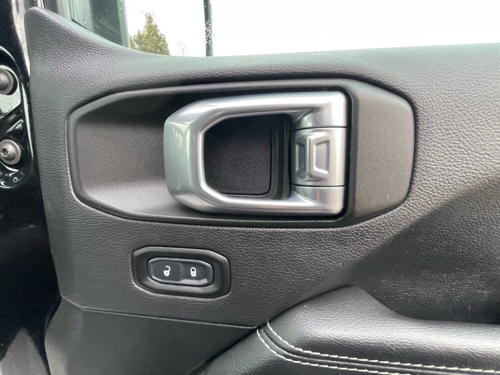 Used 2022 Jeep Wrangler Unlimited Sahara image 15