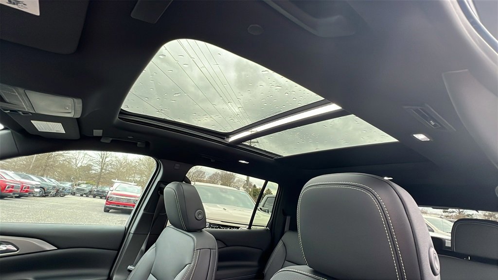 New 2026 Chevrolet Traverse LT w/ Sun and Wheel Package image 16