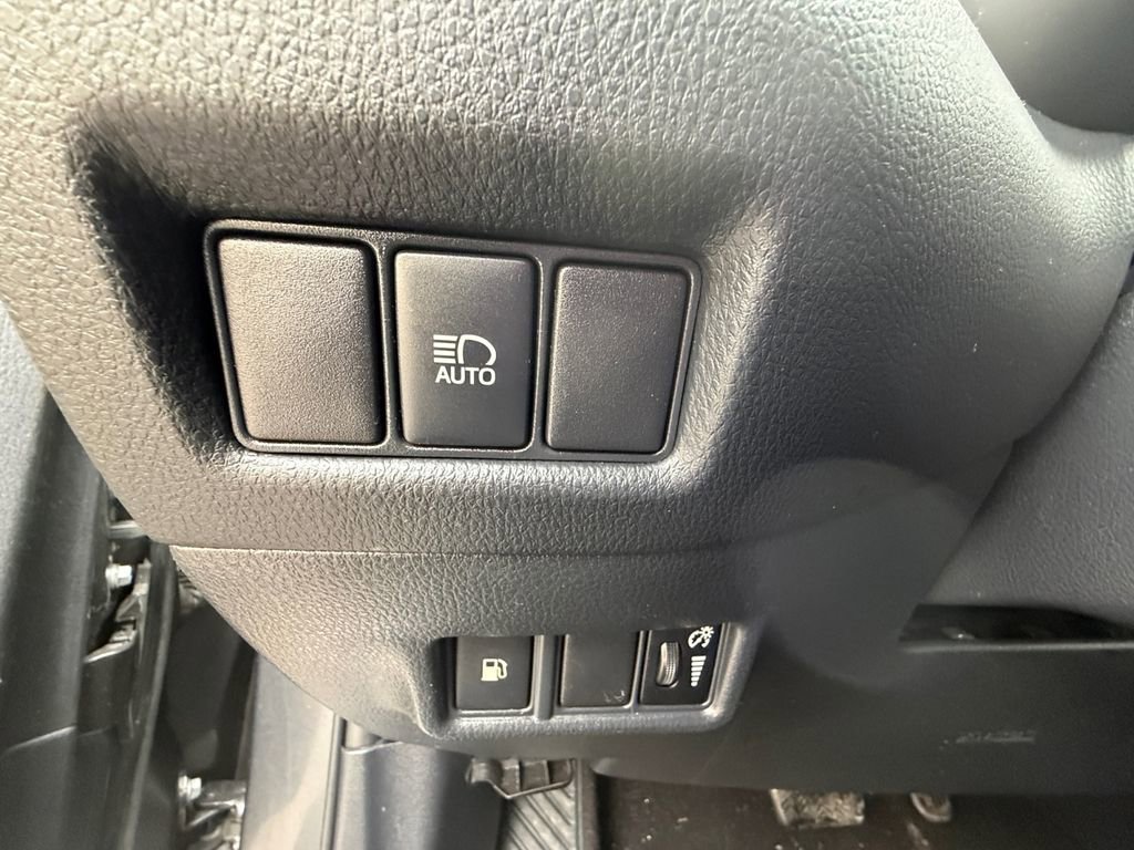 Used 2019 Toyota C-HR XLE image 24