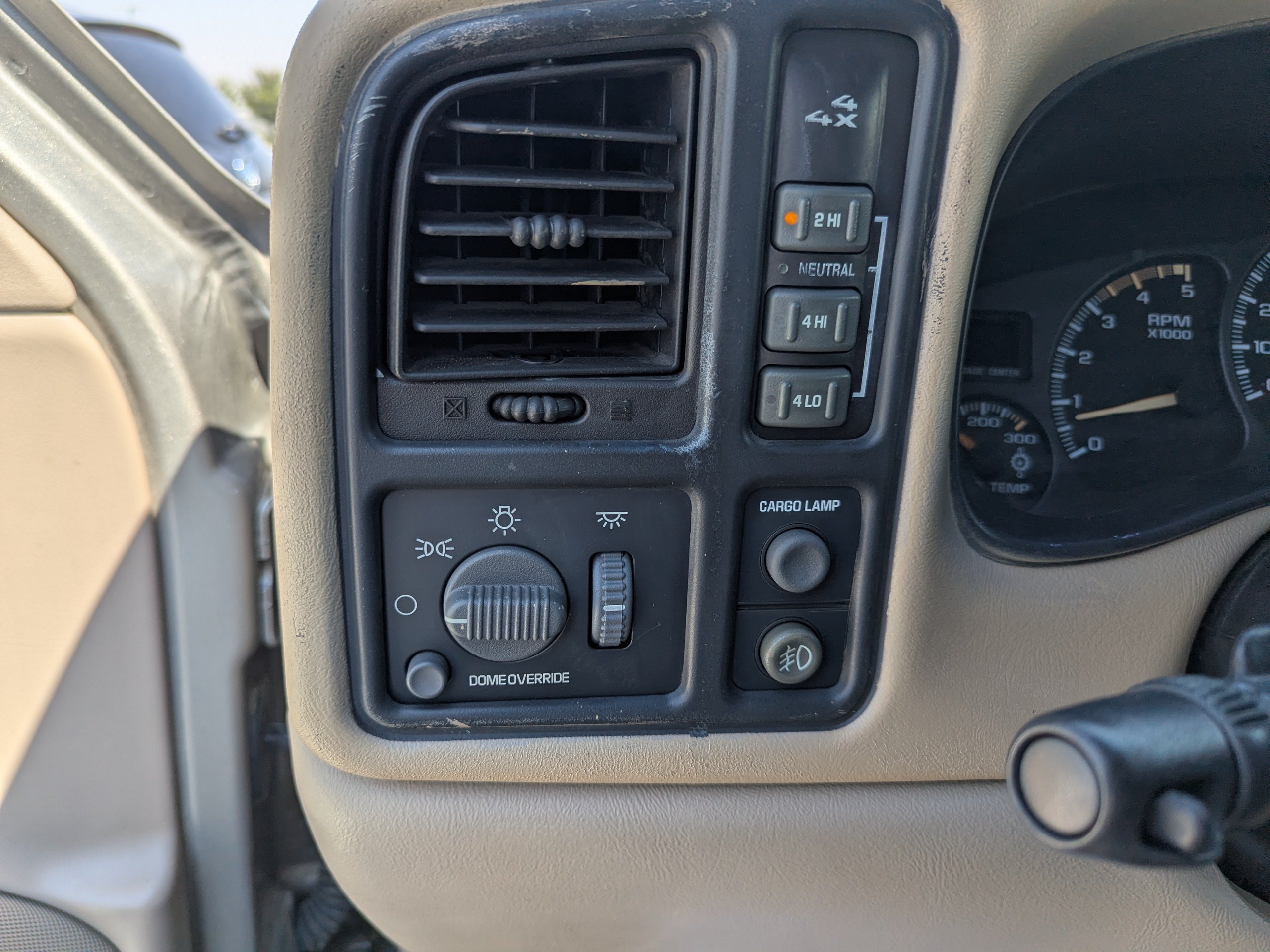 Used 2002 Chevrolet Silverado 2500 LT AWD/4WD image 14