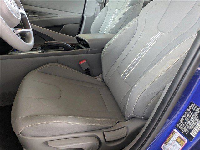 Used 2023 Hyundai Elantra SEL FWD image 11