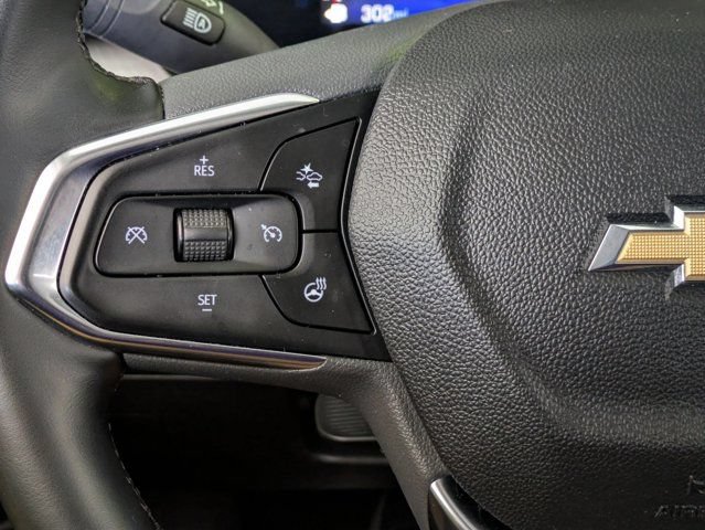 Used 2025 Chevrolet Trax LT w/ LT Convenience Package FWD image 20