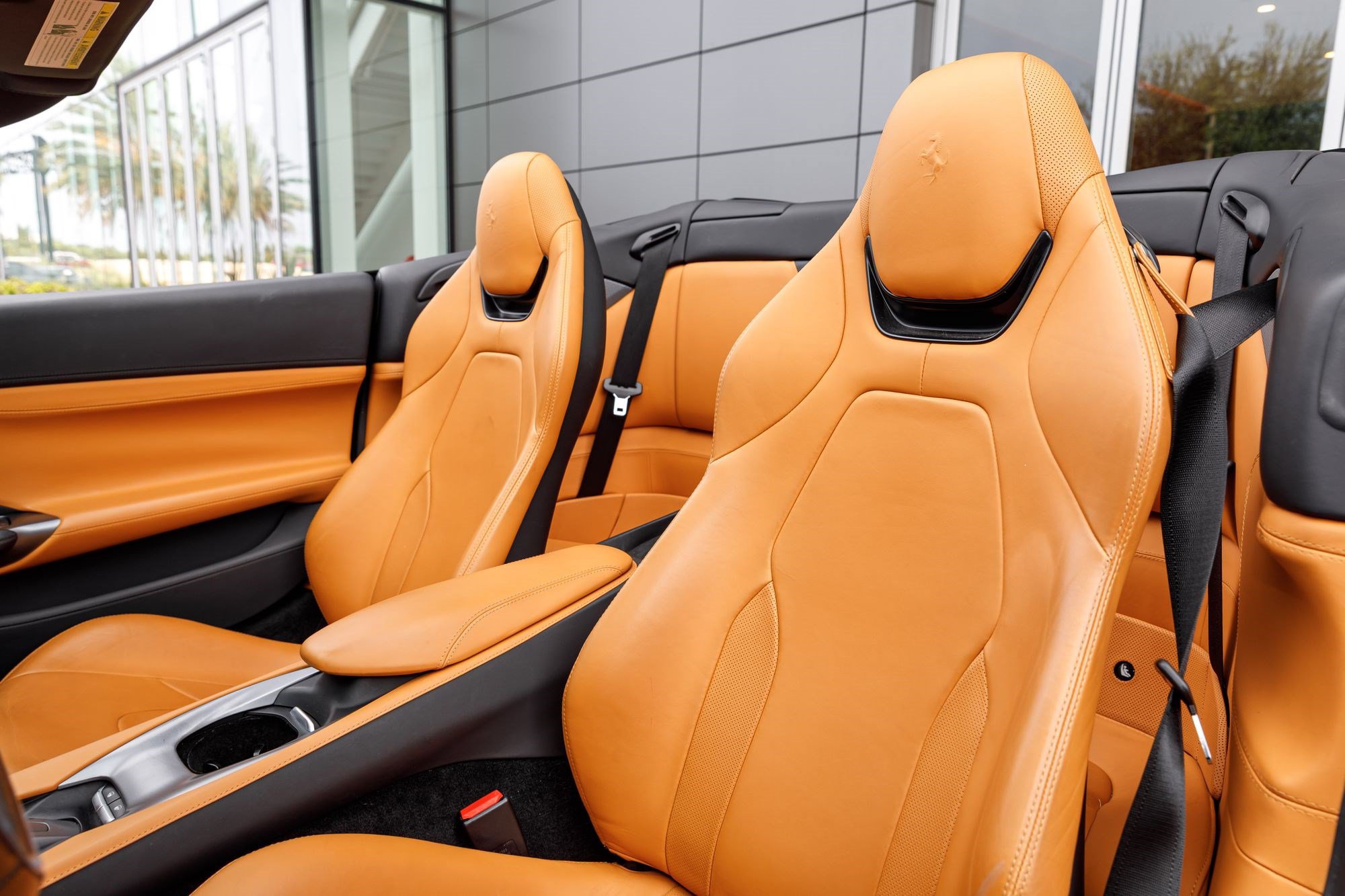 Used 2019 Ferrari Portofino RWD image 25