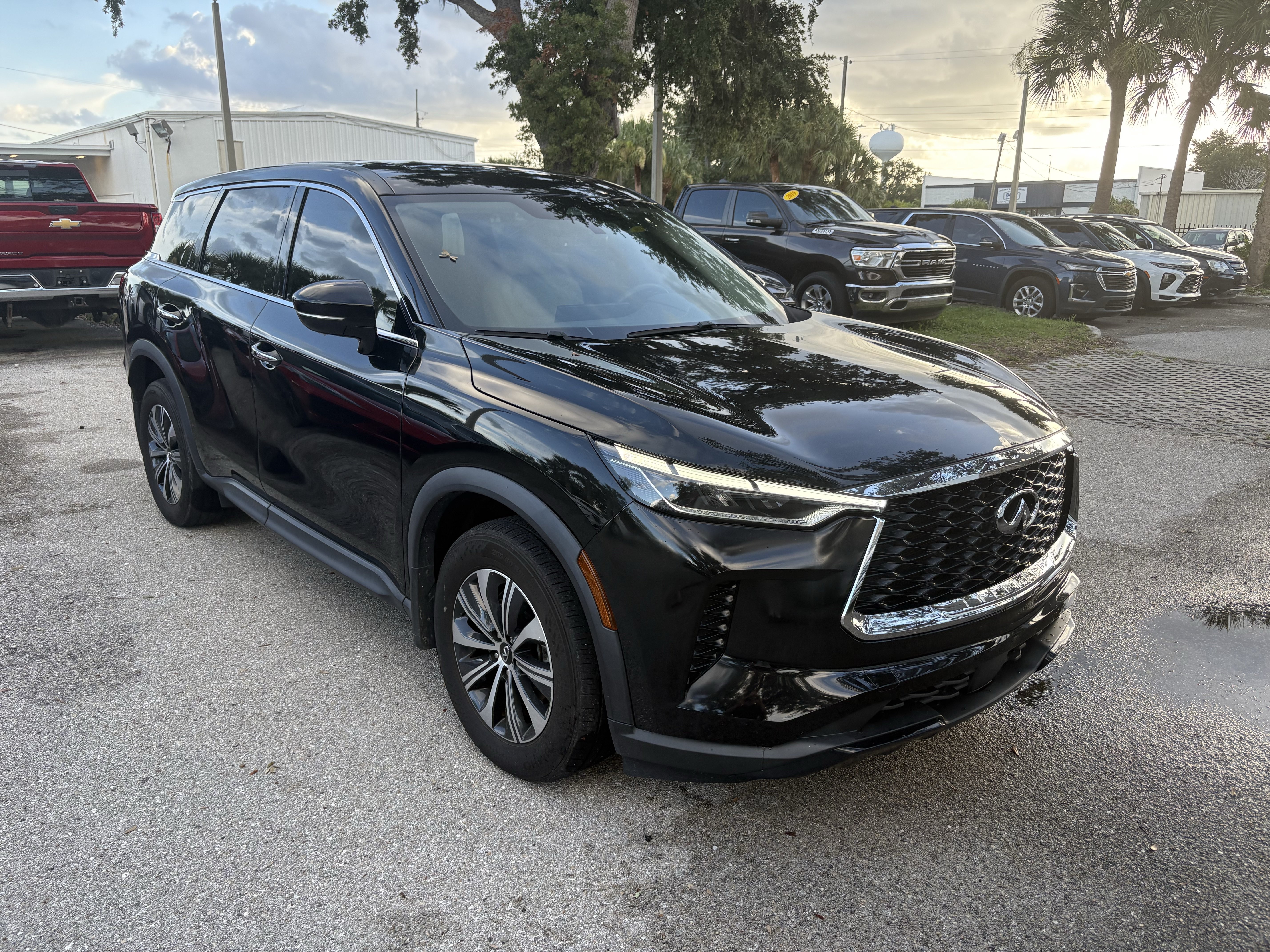 Used 2024 INFINITI QX60 Pure FWD image 1